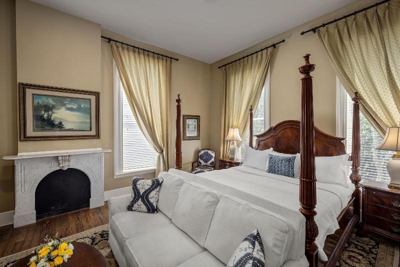 Hamilton-Turner Inn image