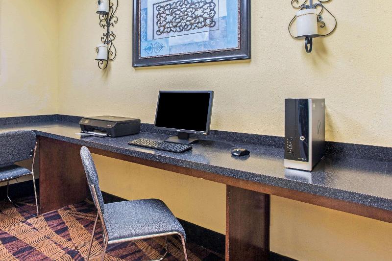 La Quinta Inn & Suites North Mobile - Satsuma image