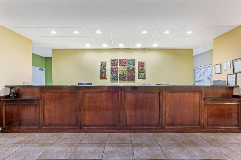 La Quinta Inn & Suites North Mobile - Satsuma image