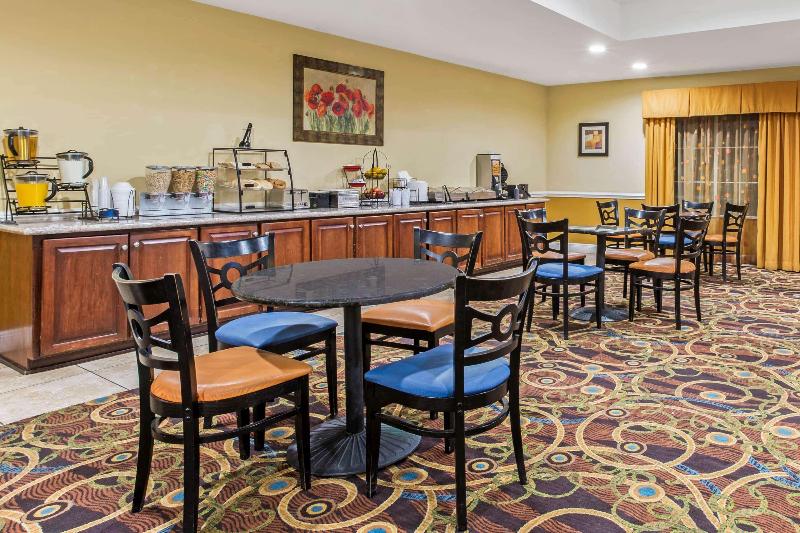 La Quinta Inn & Suites North Mobile - Satsuma image