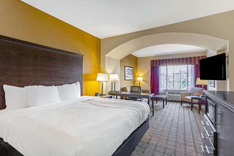 La Quinta Inn & Suites North Mobile - Satsuma image