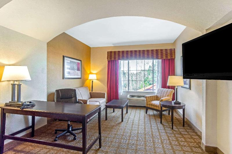 La Quinta Inn & Suites North Mobile - Satsuma image