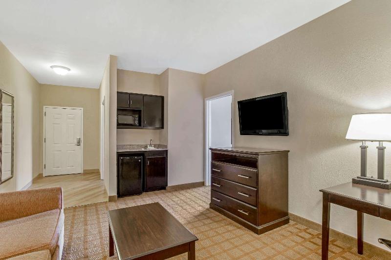 La Quinta Inn & Suites North Mobile - Satsuma image