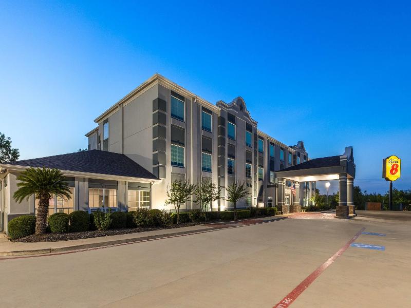 Super 8 By Wyndham San Antonio/Alamodome Area image