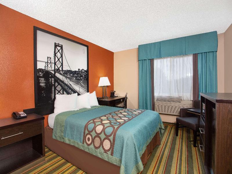 Super 8 by Wyndham Chico image