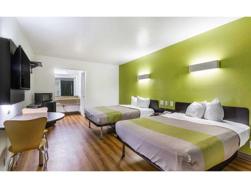 Motel 6 San Marcos, TX - North image