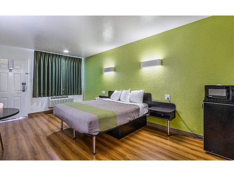 Motel 6 San Marcos, TX - North image