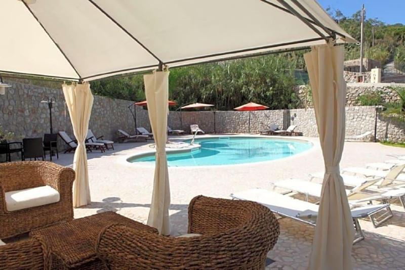 Hotel Borgo Eolie image