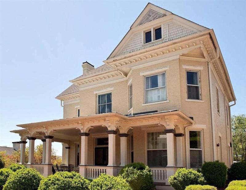 Frederick House image