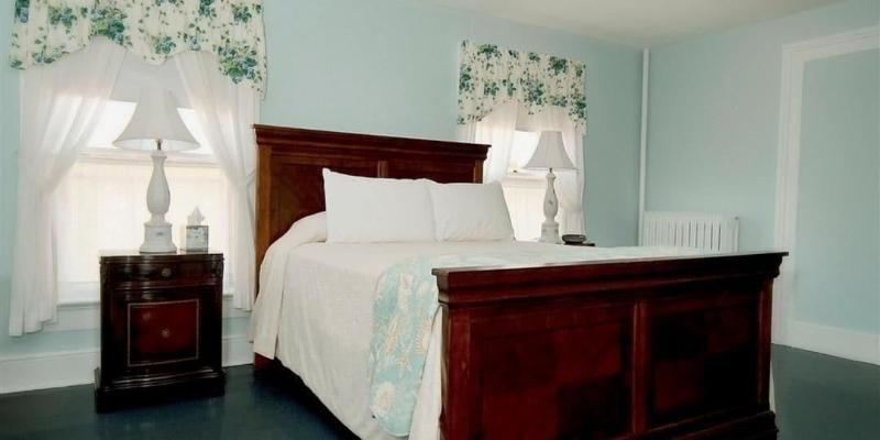 Frederick House image
