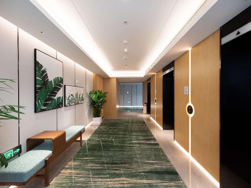 Maple Leaf City Hotel image