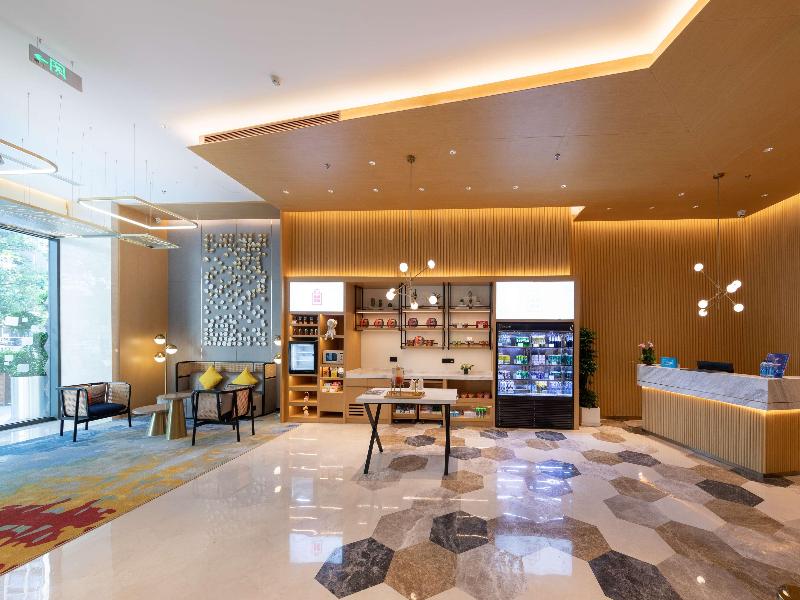 Maple Leaf City Hotel image