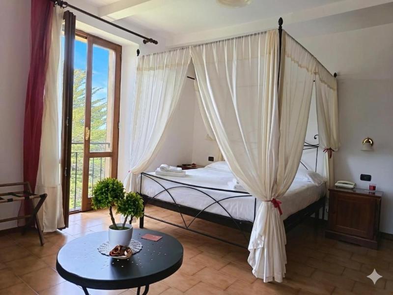 Hotel & Residence Sant'Uberto image