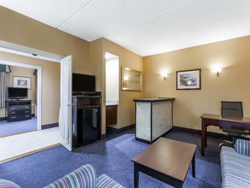 Ramada By Wyndham Newburgh/West Point image