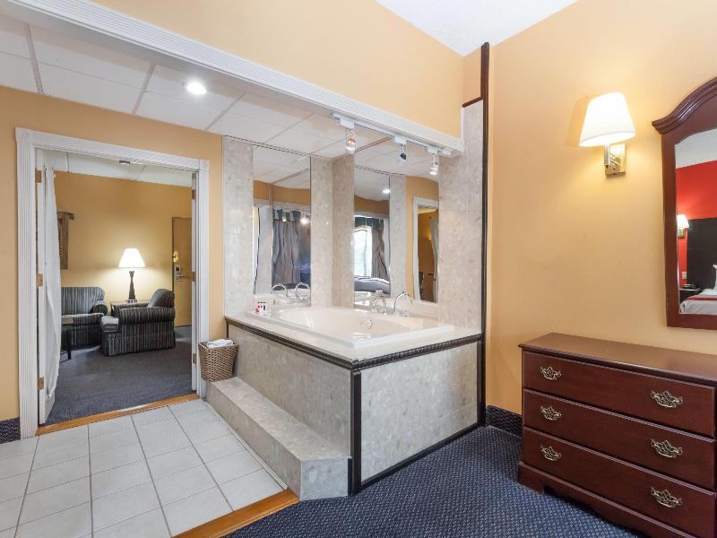 Ramada By Wyndham Newburgh/West Point image