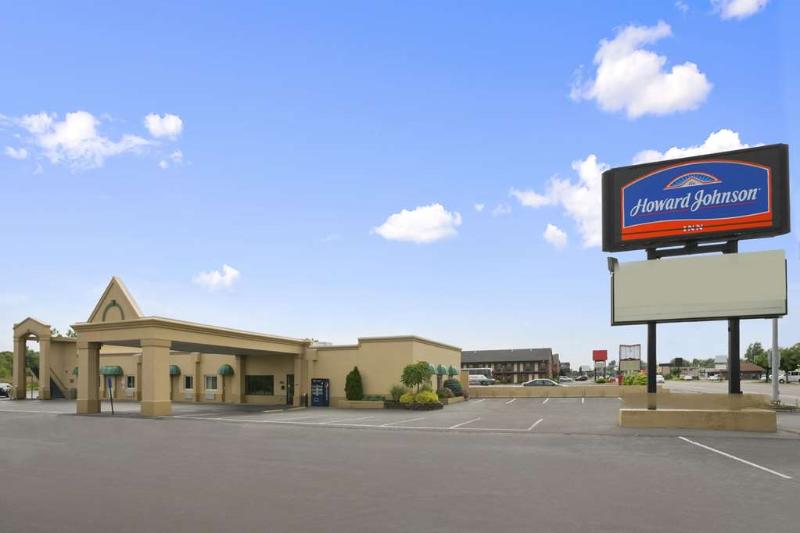 Howard Johnson by Wyndham Sandusky Park N image