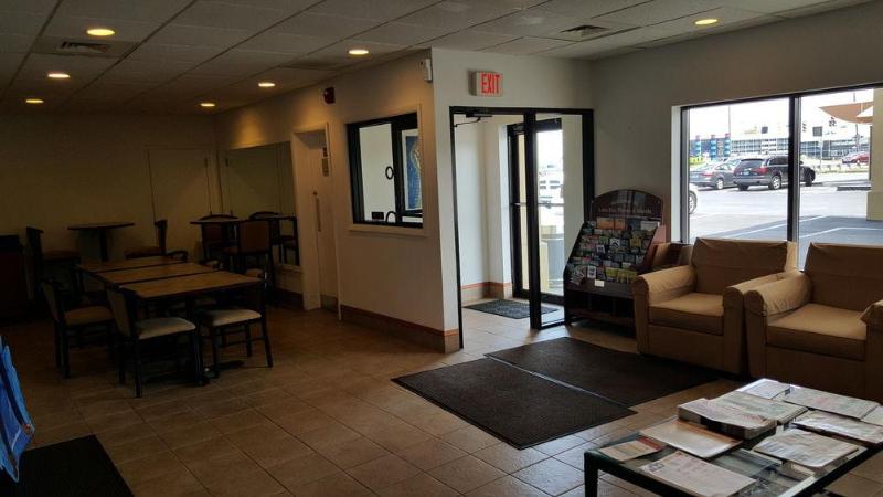 Howard Johnson by Wyndham Sandusky Park N image