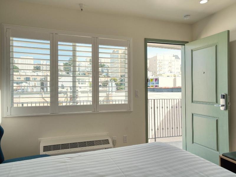 La Casa Inn image