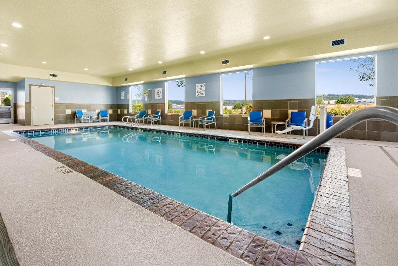 Holiday Inn Express Hotel & Suites Sumner image