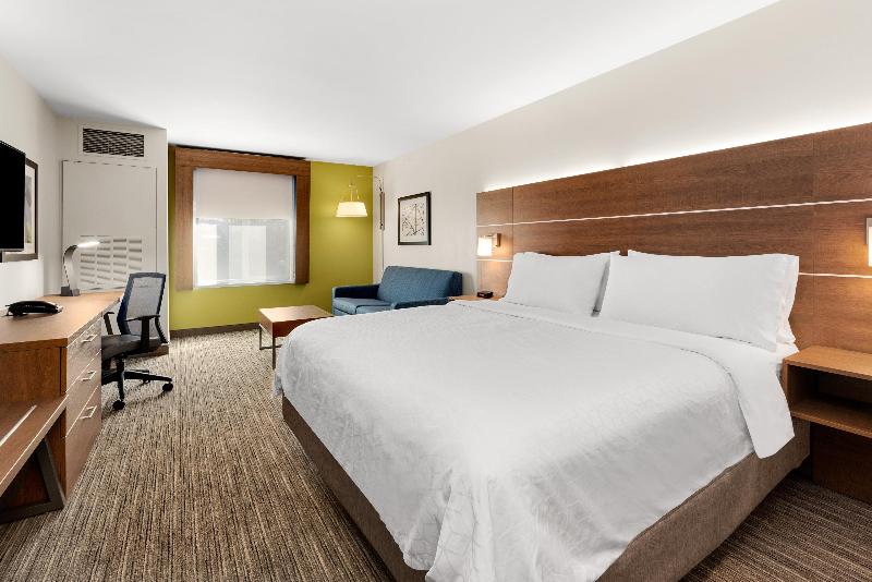 Holiday Inn Express Hotel & Suites Sumner photo 16