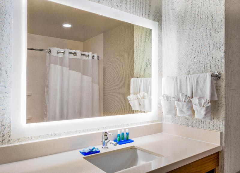 Holiday Inn Express Hotel & Suites Oroville Lake photo 20