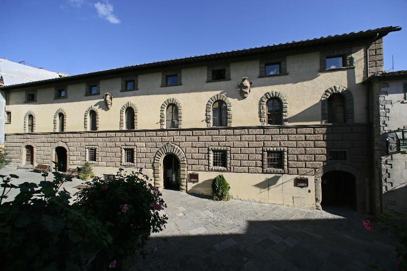 Palazzo Squarcialupi