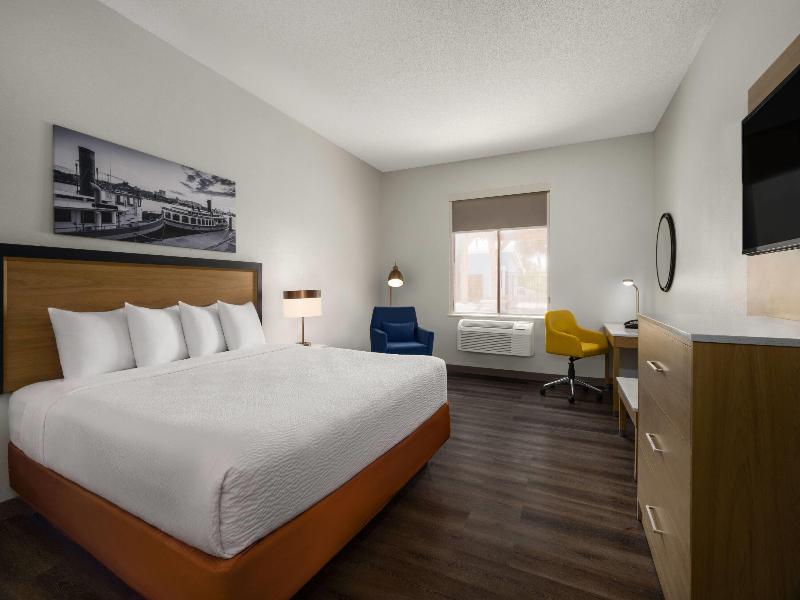 Baymont By Wyndham Savannah/Garden City image