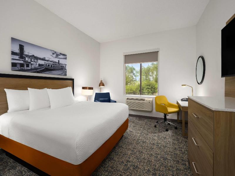 Baymont By Wyndham Savannah/Garden City image