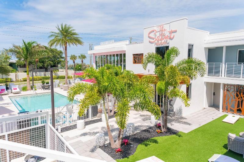 Sundial Motel image