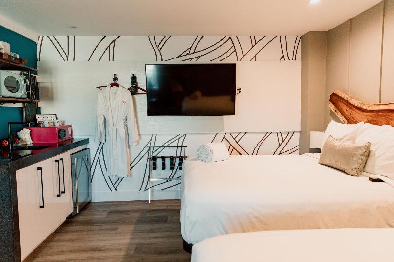 Sundial Motel image
