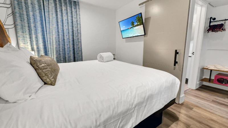 Sundial Motel image
