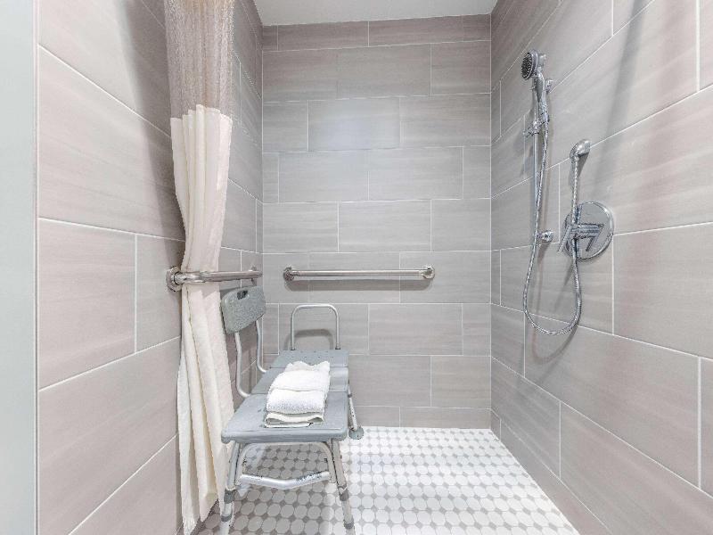 DOUBLE Accessible KING SIZE BED