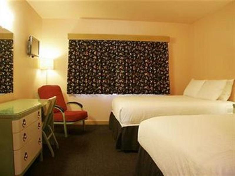Holiday Music Motel image