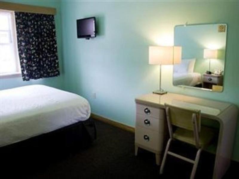 Holiday Music Motel image