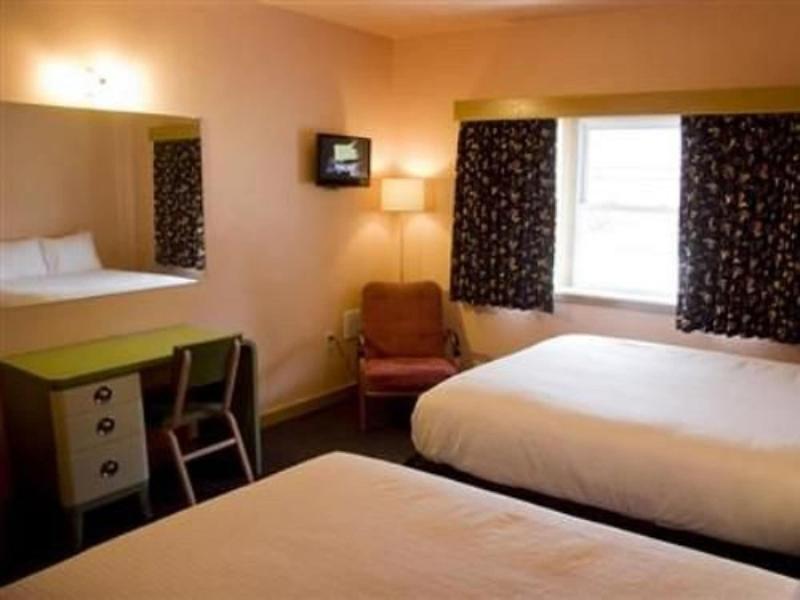 Holiday Music Motel image