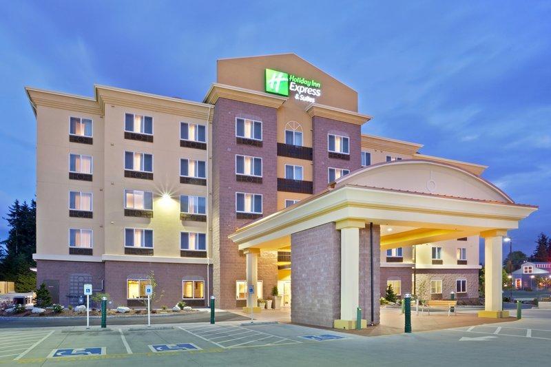 Holiday Inn Express and Suites Seattle North - Lyn
