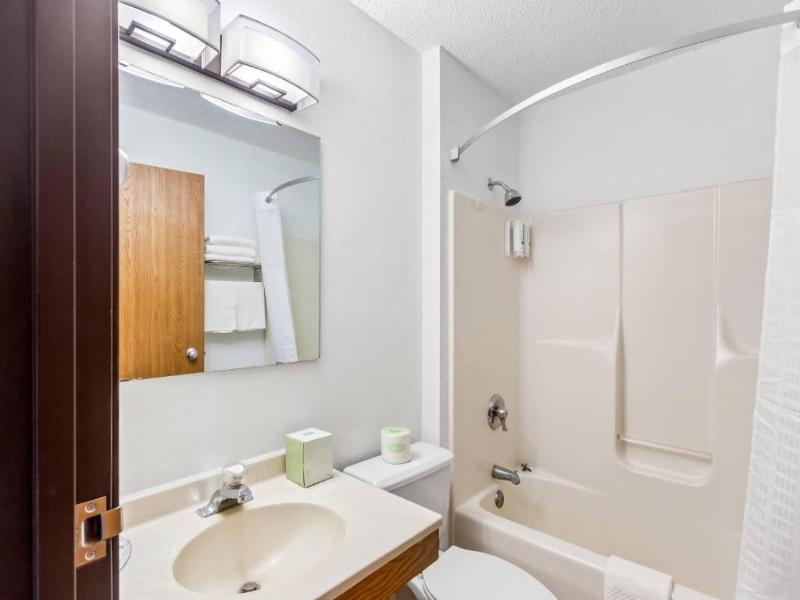 Quality Inn & Suites Howe - Sturgis image