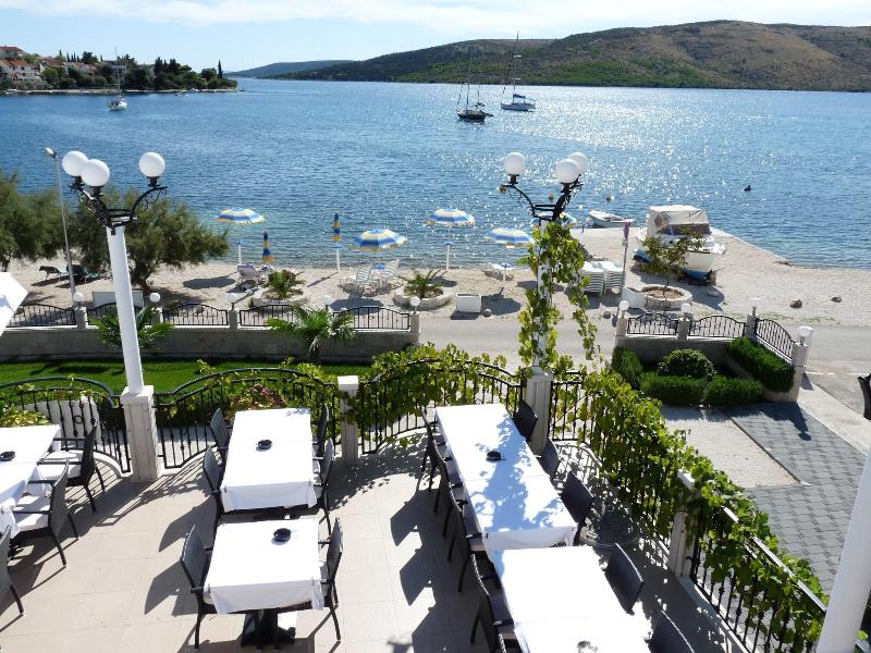 Villa Mediterana image