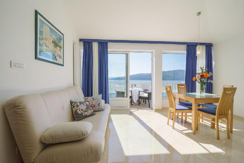 Villa Mediterana image