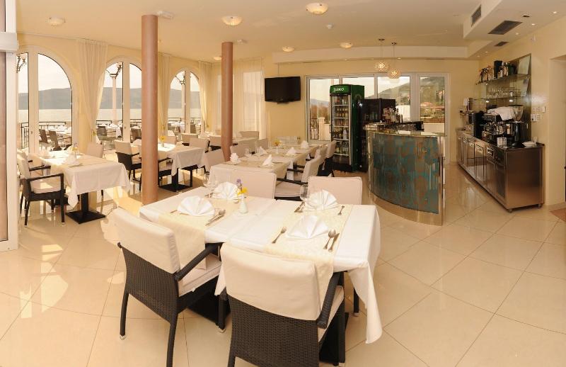Villa Mediterana image