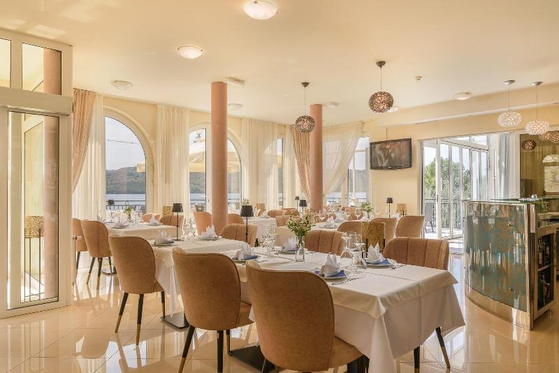 Villa Mediterana image