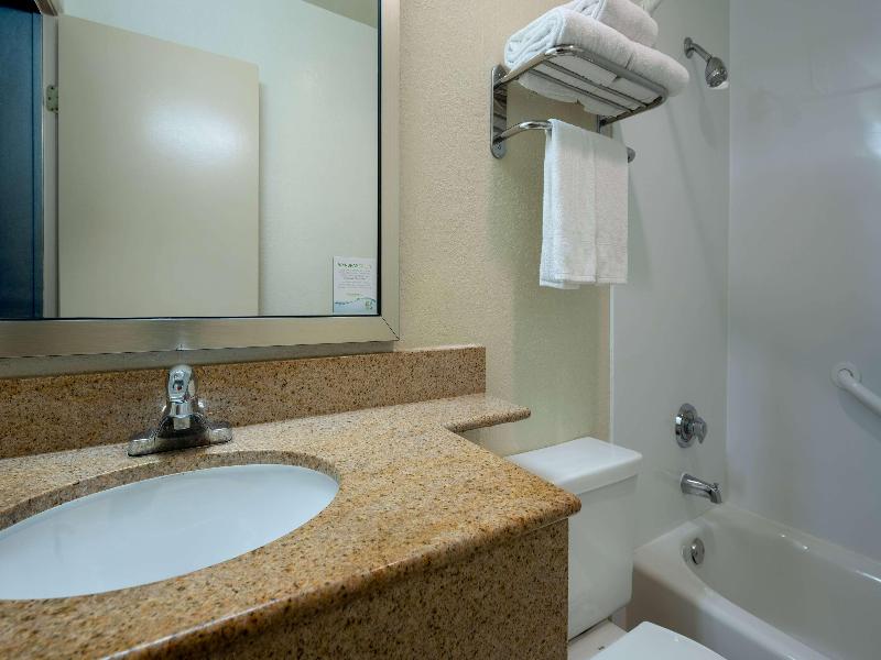 Days Inn By Wyndham Encinitas Moonlight Beach image