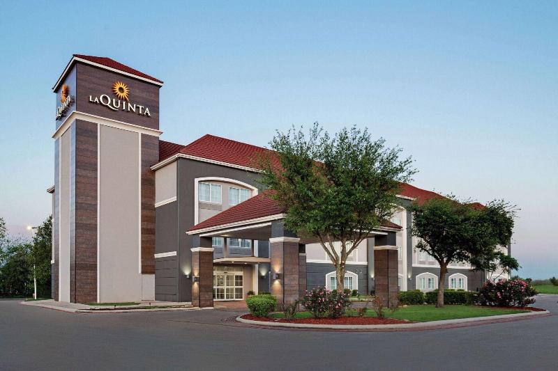 La Quinta Inn & Suites Stephenville image
