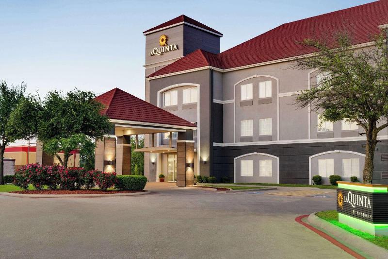 La Quinta Inn & Suites Stephenville image