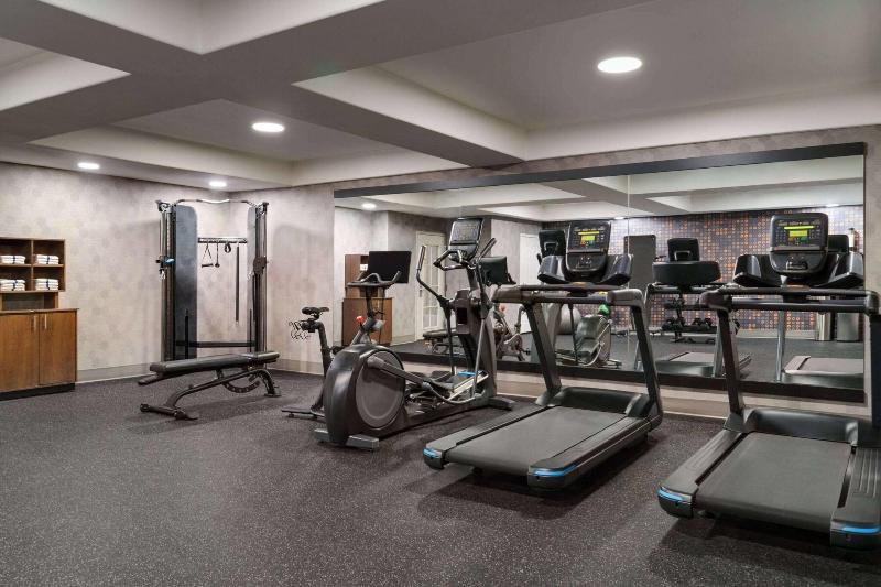 La Quinta Inn & Suites Stephenville image