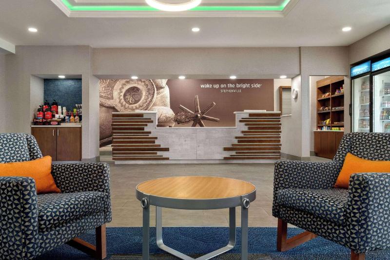 La Quinta Inn & Suites Stephenville image