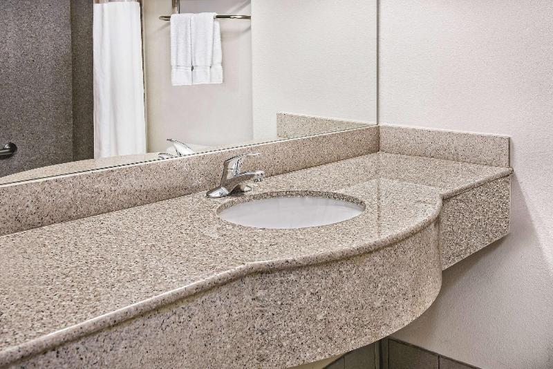 La Quinta Inn & Suites Stephenville image