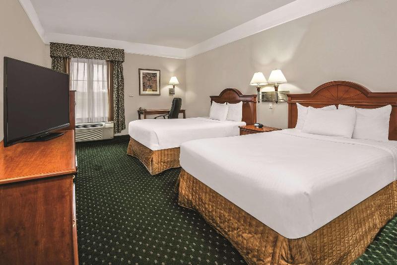 La Quinta Inn & Suites Stephenville image