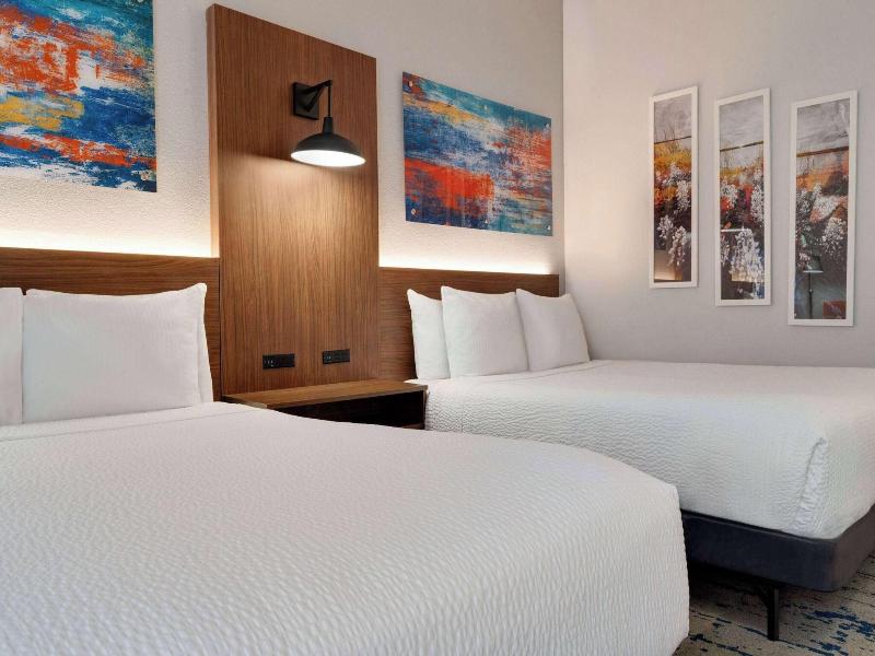 La Quinta Inn & Suites Stephenville image