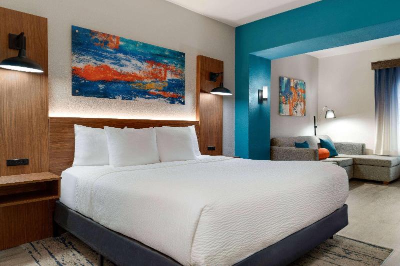 La Quinta Inn & Suites Stephenville image